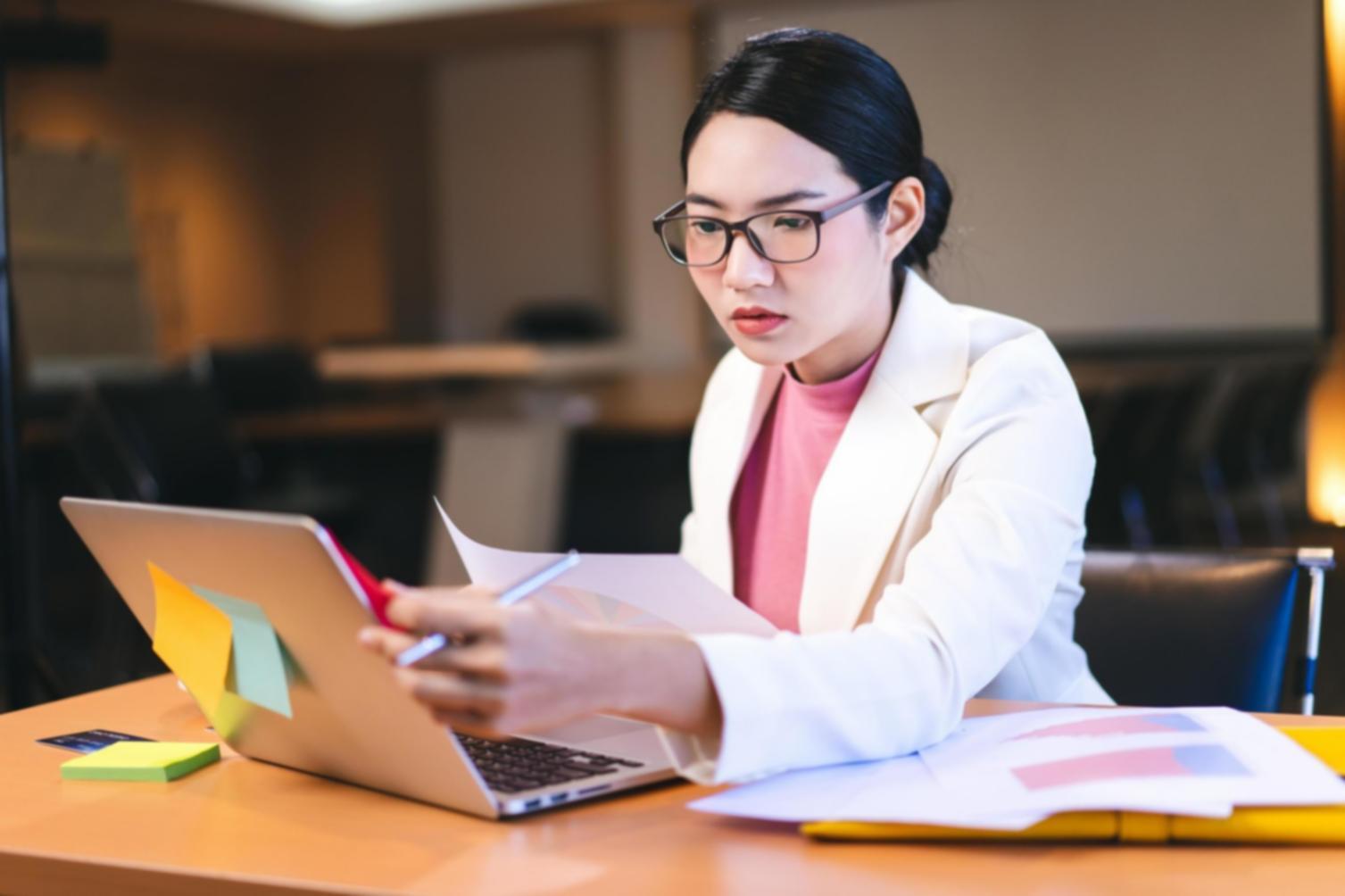 Équipe Melarivonexi travaillant sur des stratégies de référencement